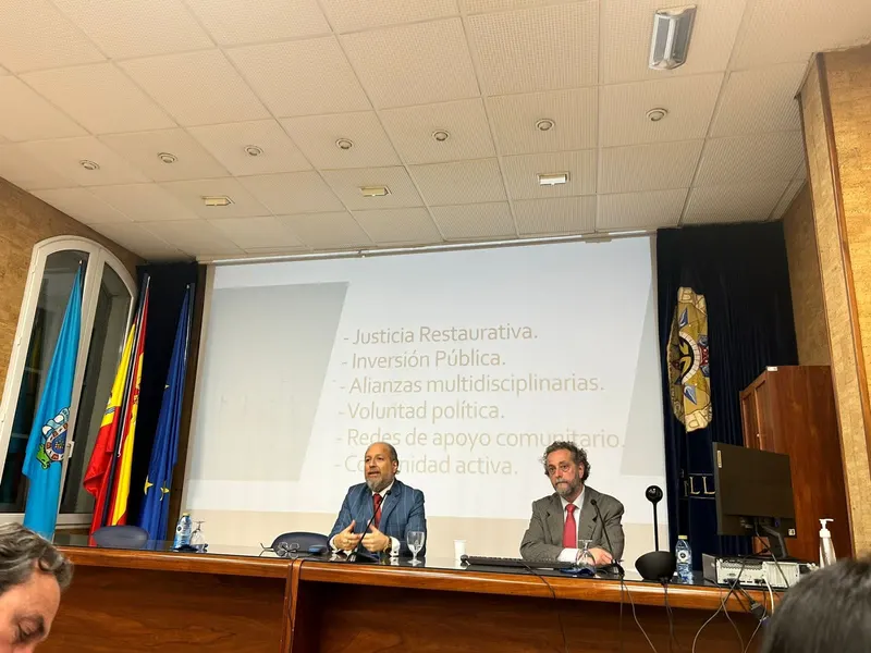 Conferencia magistral del Maestro Iván Torres La Torre, Presidente del IPADEP – Capítulo Perú, en Melilla, España.