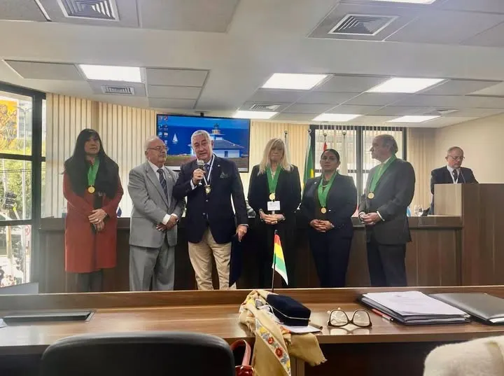 Maestro Iván Torres La Torre: “Honor para el derecho peruano: Comité ejecutivo de la Federación Interamericana de Abogados/ IABA otorga máxima medalla al jurista peruano Raúl Lozano Merino, mi gran amigo, en el Colegio de Abogados de Sao Paulo - Brasil.