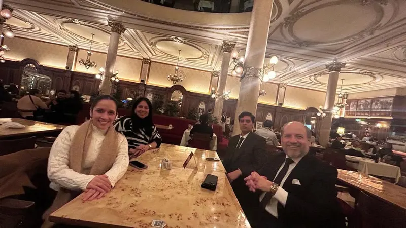 Culminando la jornada académica en la histórica confitería "La Ideal". Buenos Aires, 03 de julio de 2025.