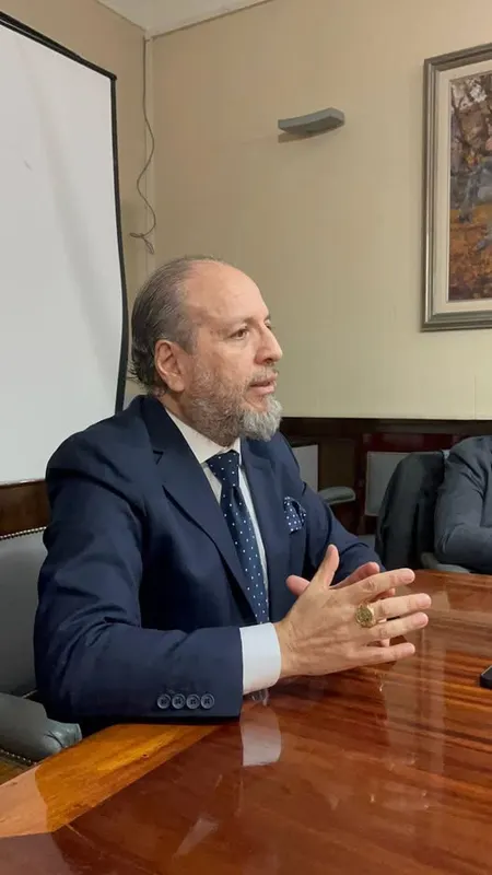 Maestro Iván Torres La Torre, Presidente del Capítulo Perú del IPADEP Instituto Peruano Argentino de Derecho Penal en la Facultad de Derecho de la Universidad de Buenos Aires UBA.