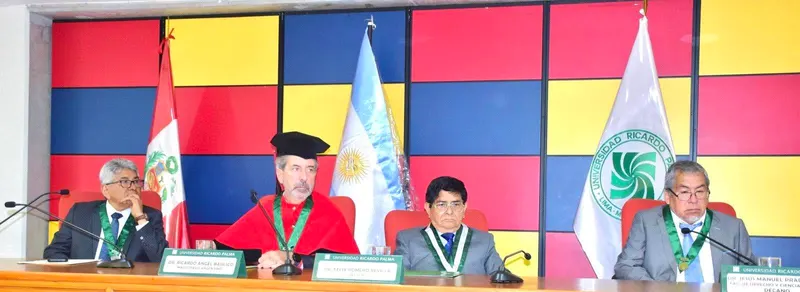 Autoridades de la Universidad Ricardo Palma en ceremonia de Doctorado Honoris Causa al Profesor Doctor Ricardo Ángel Basílico.