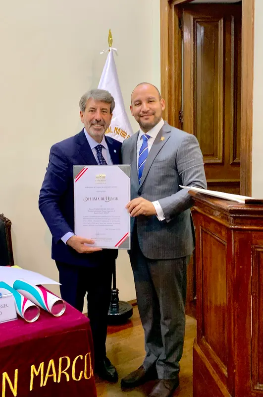Profesor doctor y magistrado federal argentino Ricardo Ángel Basílico, presidente del Capítulo Argentina del Instituto Peruano Argentino de Derecho Penal - IPADEP, recibe como máxima distinción el Diploma de Honor por parte del Congreso de la República del Perú en reconocimiento a su labor judicial, integrante de la Comisión de Reforma del Código Penal Argentino y su relevante actividad académica. Lima, 28 de marzo de 2025.