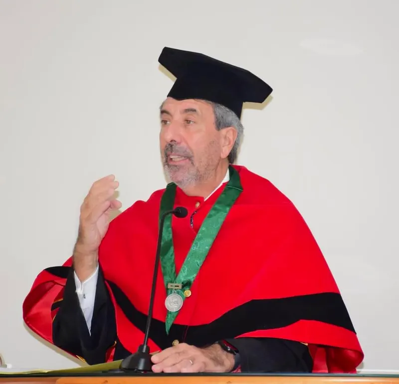 Doctor Honoris Causa, Profesor Ricardo Ángel Basílico - Presidente del Capítulo Argentina del Instituto Peruano Argentino de Derecho Penal, oralizando su Lectio Doctoralis.