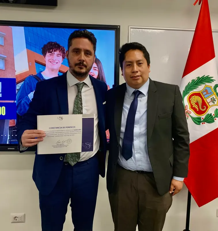 Dr. Leandro Abel Martínez - Subdirector de posgrado de la Universidad de Buenos Aires, Argentina recibe reconocimiento por su magnífica conferencia
