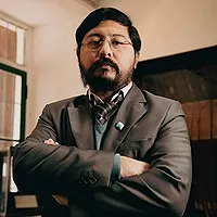 Dr. Diego Luna
