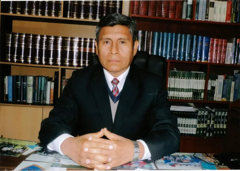 Abg. Edgar Francisco Flores Mita