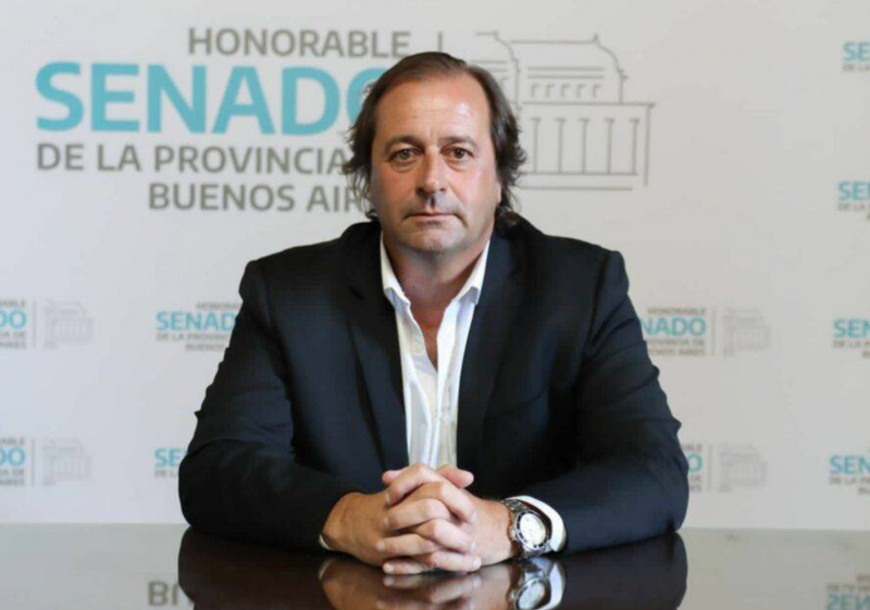 Dr. Gustavo Soos
